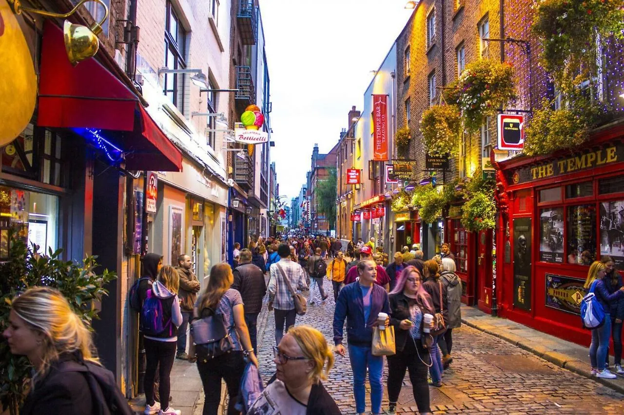 Semesterbostad Stunning Dublin City House - With Bikes Hotell Irland